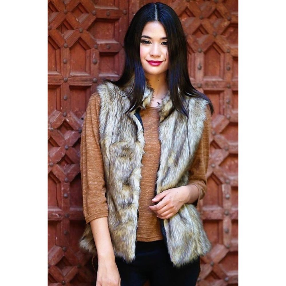 Vest. Faux Fur. Beige Gray Brown. Size Large. Nostalgia Brand. NWT